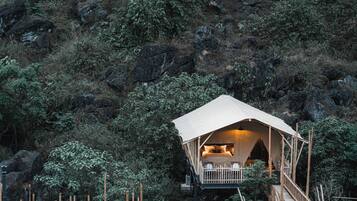 Ground Lodge | In-room safe, blackout drapes, iron/ironing board, rollaway beds