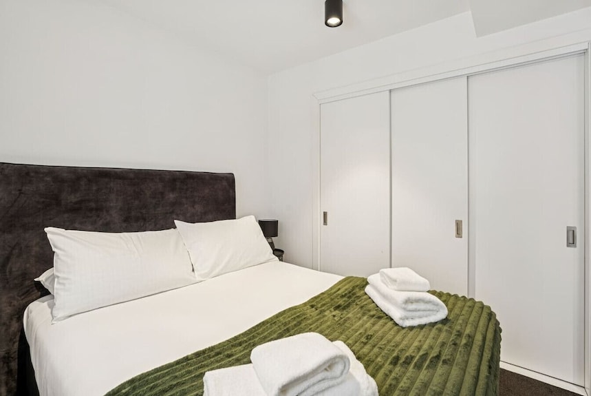Mountain Vista Apartment! Short Stroll To The Cbd - Queenstown, New Zealand