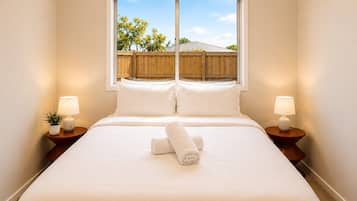 Iron/ironing board, WiFi, bed sheets