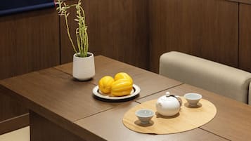 Signature Twin Room | Dining