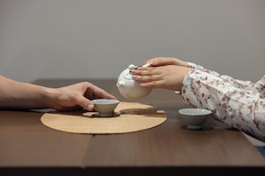  DELUXE TWIN TATAMI | Khu vực ăn uống tại phòng