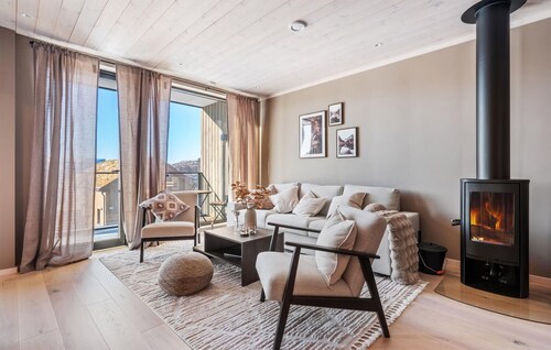 Stunning apartment in Edland with house a mountain view