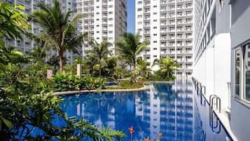 Apartment, Balkon, Poolblick | Pool | 6 Außenpools, Rettungsschwimmer vor Ort