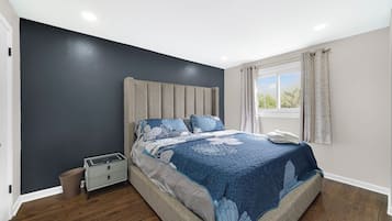 4 slaapkamers, een strijkplank/strijkijzer, wifi, beddengoed