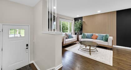 Stunning Evanston Retreat Near Northwestern University