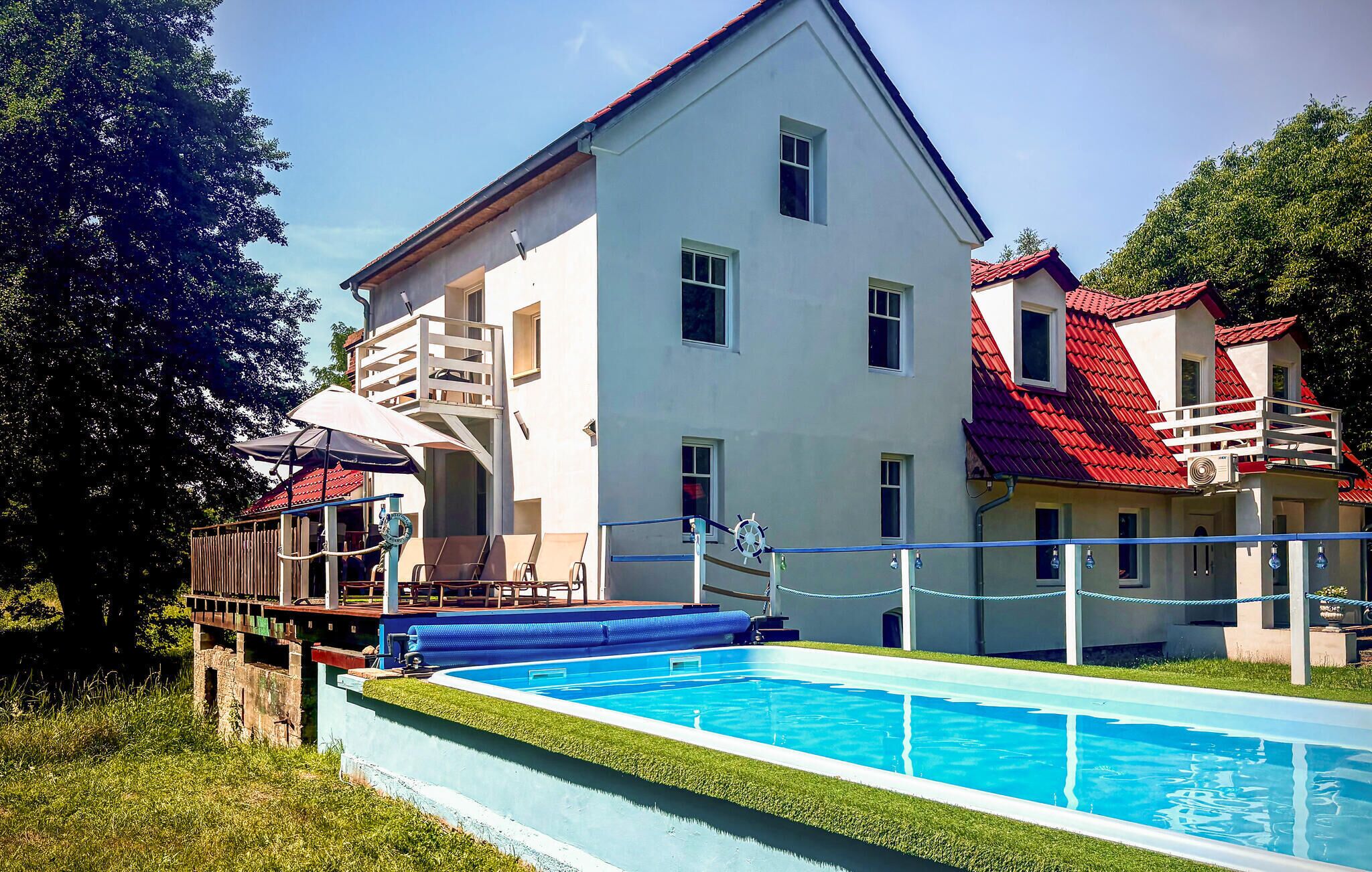 Beheizter Pool