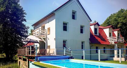 Nice home in Nowogród Bobrzanski