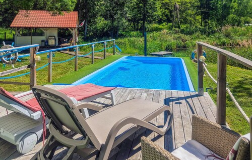Gorgeous home in Nowogród Bobrzanski