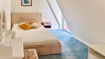 6 chambres, fer et planche à repasser, lit parapluie, Wi-Fi gratuit