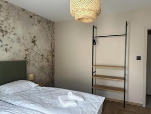 Fer et planche à repasser, Wi-Fi gratuit, draps fournis