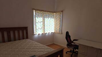 Iron/ironing board, WiFi
