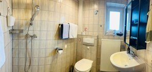 Room | Bathroom - Pension Merkle (Ichenhausen)