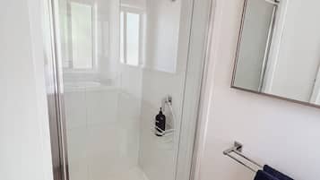 Apartamento, 2 habitaciones | Baño