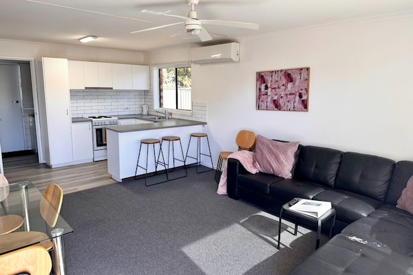 Apartment, 2 Bedrooms | Living area