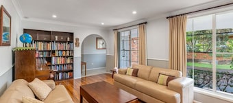 Urban Tranquility ~ The perfect family getaway nestled in Dapto!