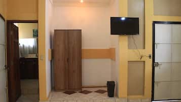 Classic Double Room, Balcony, Mountain View | Ruang kerja komputer riba, seterika/papan seterika, Wi-fi percuma