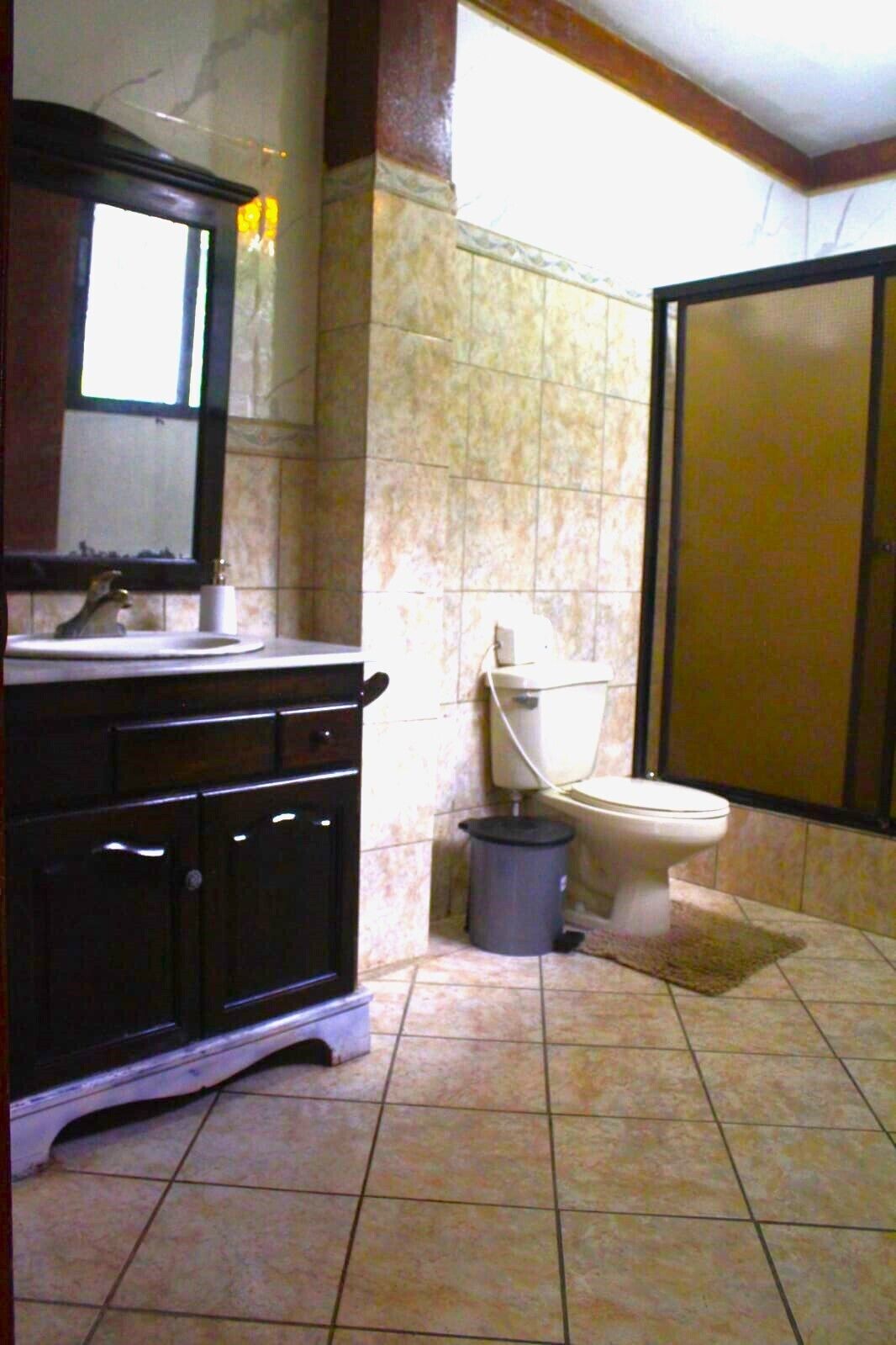 Familien-Suite, Balkon, Executive-Etage | Badezimmer