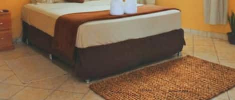Laptop workspace, iron/ironing board, free WiFi, bed sheets