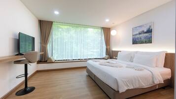 Free minibar items, desk, free WiFi, bed sheets