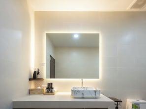 Premium Super Deluxe Room | Bilik Mandi | Pancuran mandi, pengering rambut, tuala disediakan, sabun 