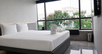Hotel Aston Residency