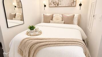 Iron/ironing board, Internet, bed sheets