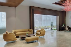 Lobby lounge - The Fern Residency Vadodara, Alkapuri, Series By Marriott (Vadodara)