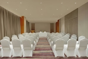 Meeting facility - The Fern Residency Vadodara, Alkapuri, Series By Marriott (Vadodara)