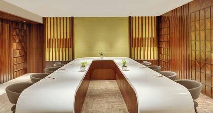 Crescent The Fern Budhni, Series by Marriott