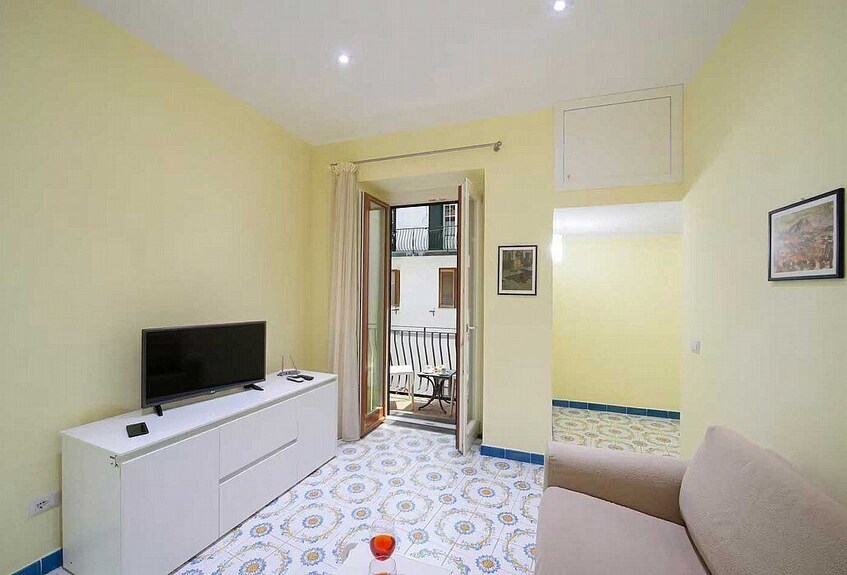Villa Elicona G: A Welcoming Two-story Apartment Situated In A Central Location, At A Short Distance From The Cathedral Of Ravello, With Free Wi-fi. - Ravello