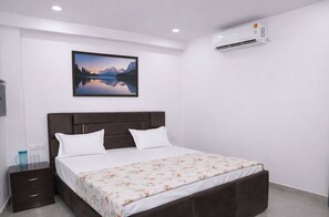 Room - Mandapam Stays (Vrindavan)