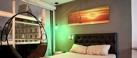 1 bedroom, desk, iron/ironing board, WiFi