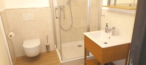 Bathroom - Vrbo Property (Siegsdorf)