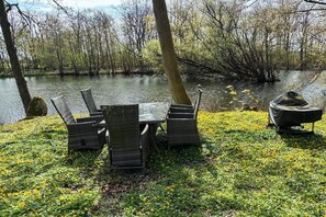 Outdoor dining - 7 person holiday home in Ølgod (Ølgod)