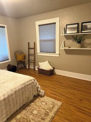 Room - Tranquil 2-bedroom house in wonderful Coos Bay perfect for relaxing (Coos Bay)