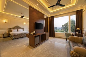 Luxury Suite, Non Smoking, Hill View - Clarks Inn Suites Dhanbad (Dhanbad)