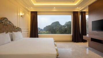 Luxury Suite, Non Smoking, Hill View