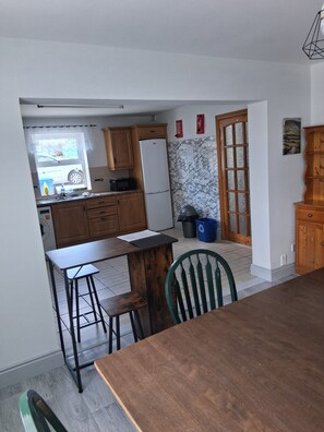 Dining - Peaceful 4-bedroom house in charming Killala perfect for relaxing stays (Killala)