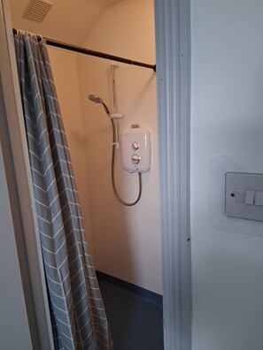 Bruser, håndklæder, Sæbe, Toiletpapir