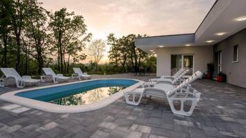 Villa (Villa with mountain view) | Outdoor pool