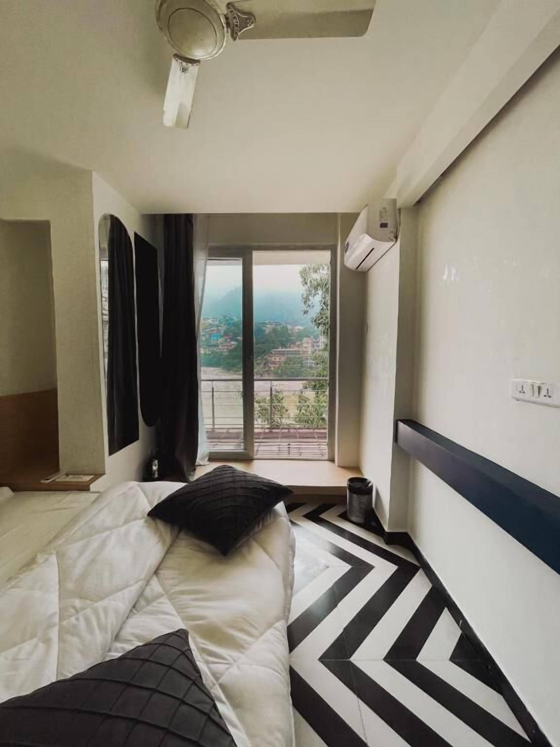 Superior Double Room, Lake View | Free WiFi