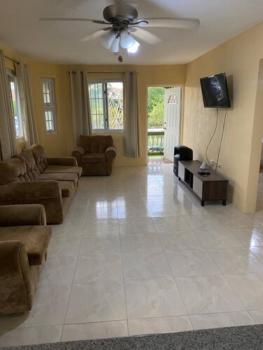 TJ Guest House - Jamaica