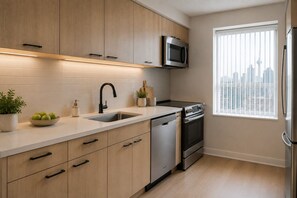 Private kitchen - Urban Retreat in a Chic 1BR Downtown Toronto Condo - Near CN Tower! (Toronto)
