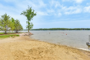A beach with sand, trees, and a body of water. - 5 Houses to Elizabeth Lake! Family Getaway w/ Yard (Twin Lakes)