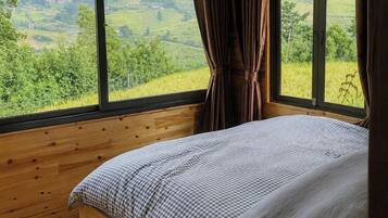 Deluxe Double Room, Mountain View | Desk, blackout drapes, iron/ironing board, free WiFi