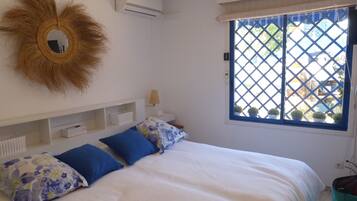 Iron/ironing board, internet, bed sheets