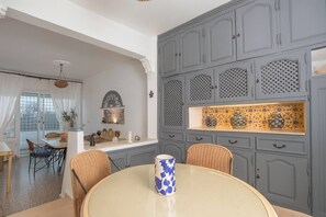 Dining - Charming 2 Bedroom Apartment in Sidi Bou Said with Ocean Views (sidi Bou Said)