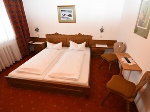 Room - Double room, shower or bath, WC - Gasthof Klausen (Pill)