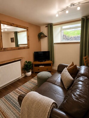 TV - The Burrows, Inverness (Inverness)