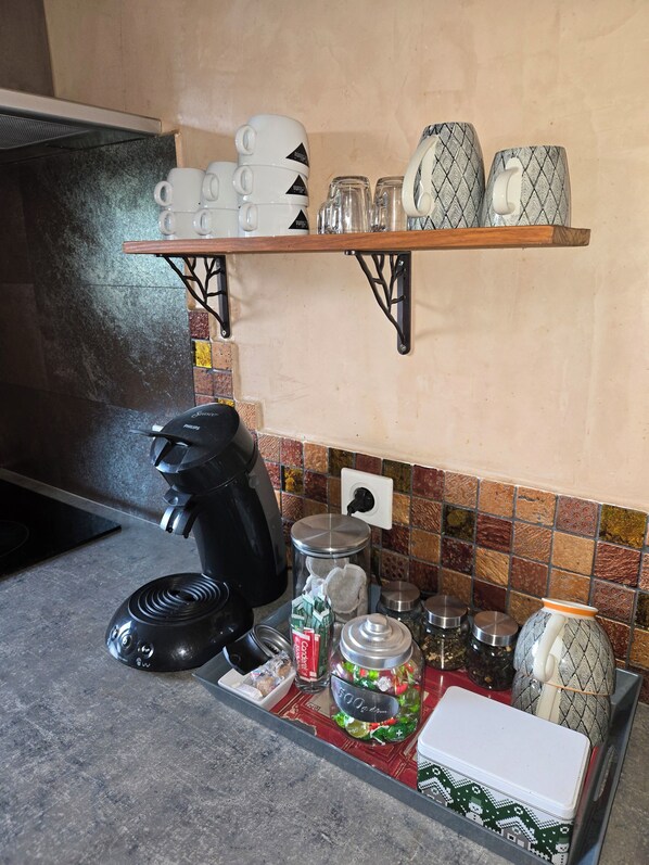 Miscellaneous - 8-person townhouse with large terrace access to route des grands crus (Chenôve)